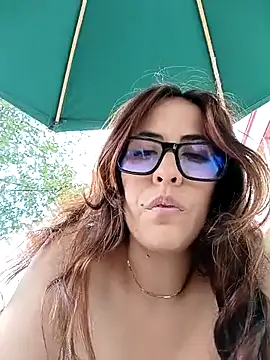 Snapshot of Lena-32 chatting on February 26, 7:27 pm Lena-32 online show from February 26, 7:27 pm