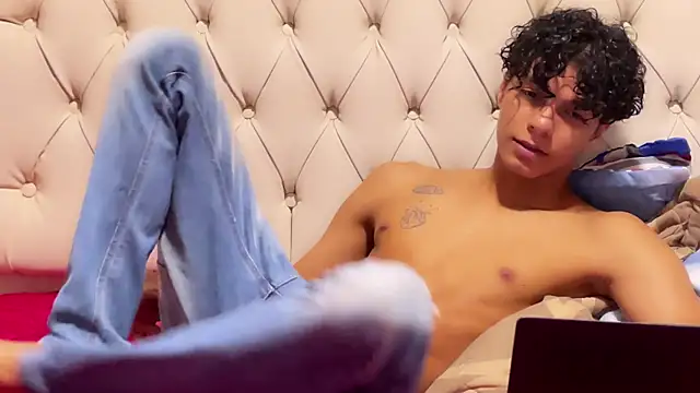 james dreams  online show from March 21, 5:21 am