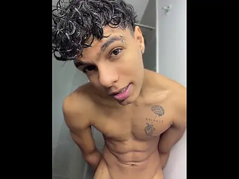 Snapshot of james_dreams_ chatting on May 16, 12:51 am james dreams online show from May 16, 12:51 am