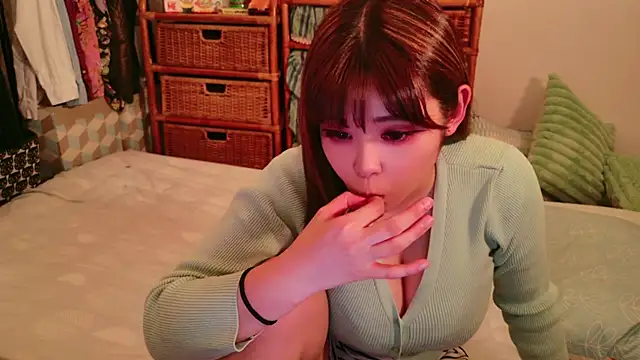 Snapshot of Megu_Melon chatting on December 4, 3:43 pm Megu Melon online show from December 4, 3:43 pm