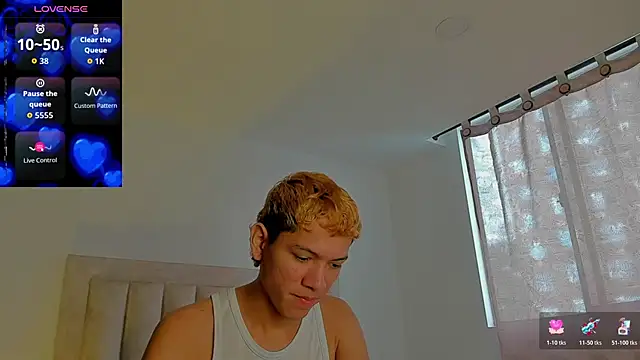 Snapshot of JulianRose_1 chatting on November 9, 1:09 pm JulianRose 1 online show from November 9, 1:09 pm