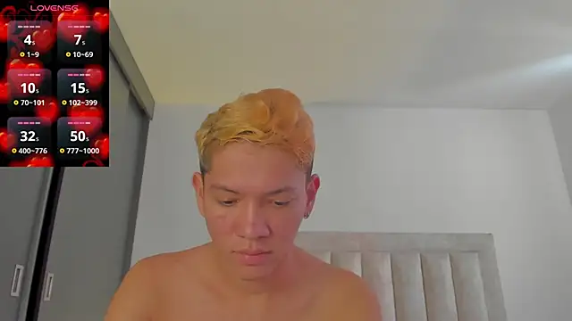 Snapshot of JulianRose_1 chatting on November 15, 1:18 pm JulianRose 1 online show from November 15, 1:18 pm