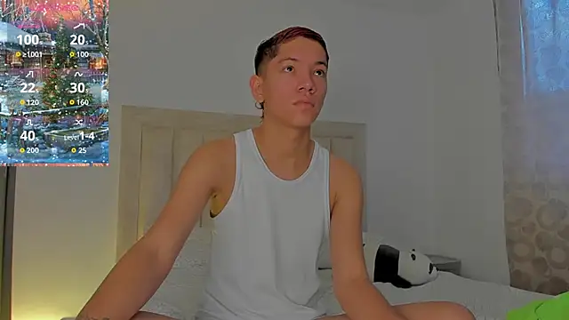 Snapshot of JulianRose_1 chatting on December 15, 11:36 am JulianRose 1 online show from December 15, 11:36 am