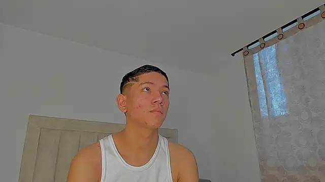 JulianRose 1 online show from February 27, 11:32 am