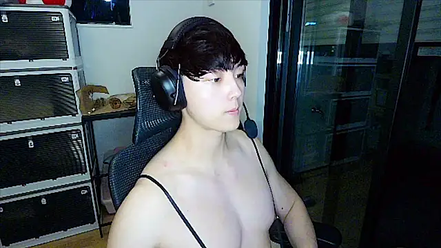 Tkcqcc online show from May 17, 1:29 pm