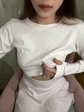 Pink Pretty online show from January 23, 4:37 pm