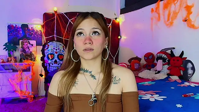 alisson zafiro  online show from October 29, 3:31 am