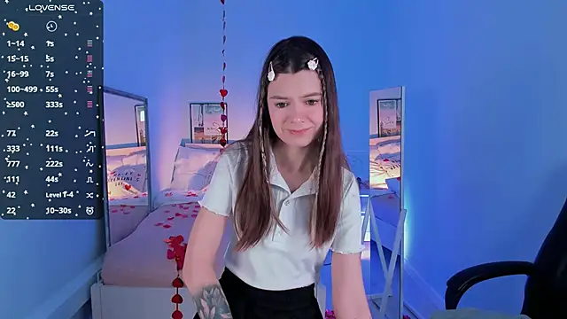 Lil Amelie online show from February 10, 1:44 pm