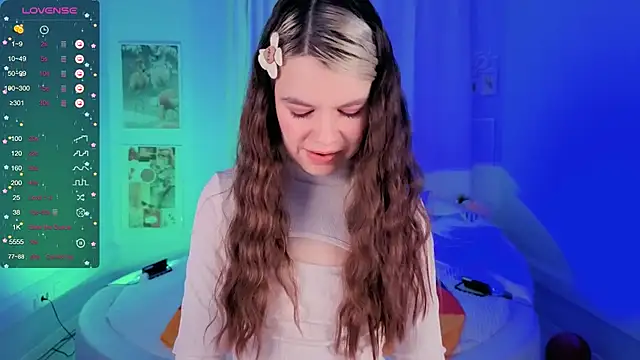 Lil Amelie online show from September 20, 1:56 pm