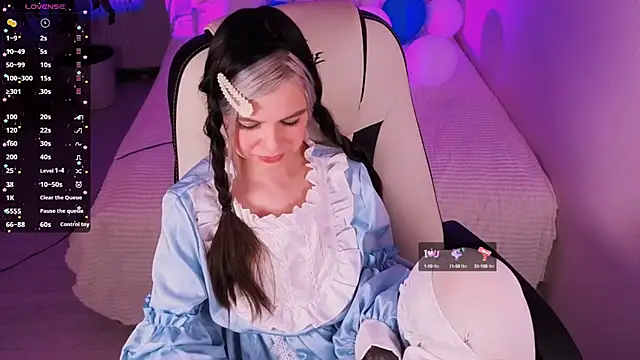 Lil Amelie online show from October 3, 10:01 am