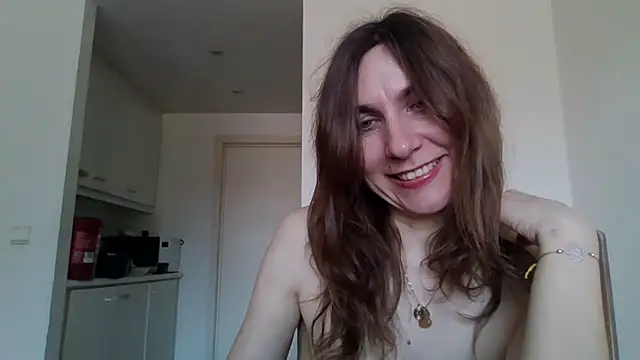 Snapshot of JasmineGlamour chatting on March 9, 3:38 pm JasmineGlamour online show from March 9, 3:38 pm