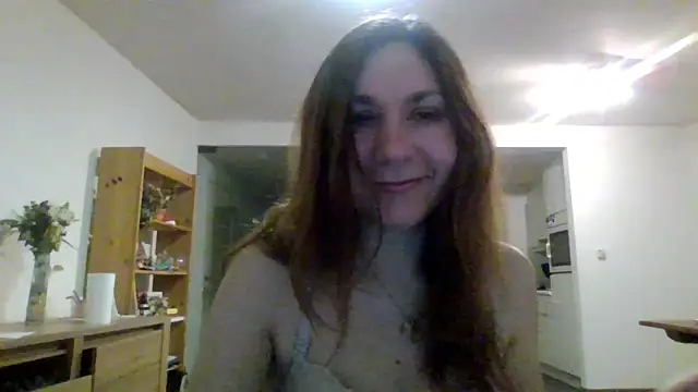Snapshot of JasmineGlamour chatting on March 18, 11:41 pm JasmineGlamour online show from March 18, 11:41 pm