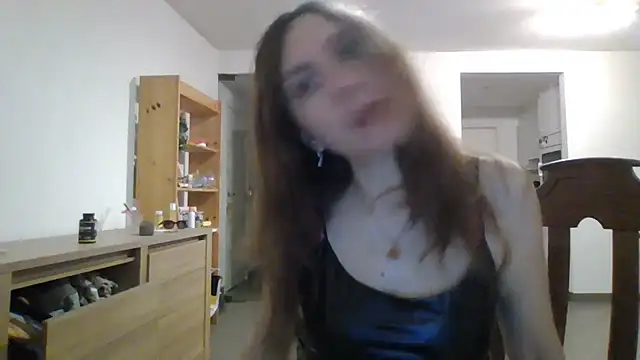 Snapshot of JasmineGlamour chatting on April 14, 3:12 am JasmineGlamour online show from April 14, 3:12 am