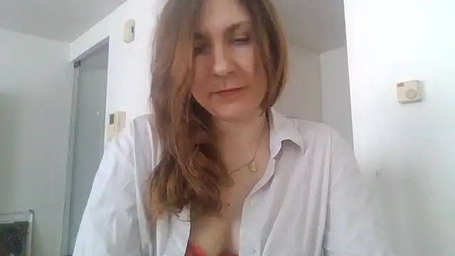 Snapshot of JasmineGlamour chatting on April 16, 3:13 pm JasmineGlamour online show from April 16, 3:13 pm