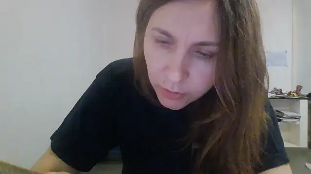 Snapshot of JasmineGlamour chatting on April 18, 3:21 am JasmineGlamour online show from April 18, 3:21 am
