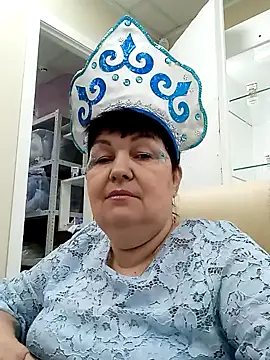 FantasyMichelle online show from December 31, 8:15 am