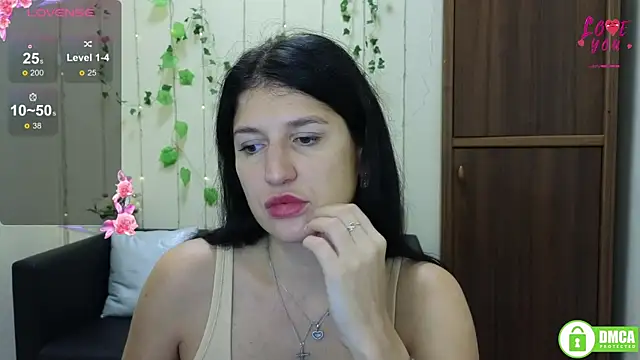 Alianna Solo Kisses online show from October 22, 5:30 am