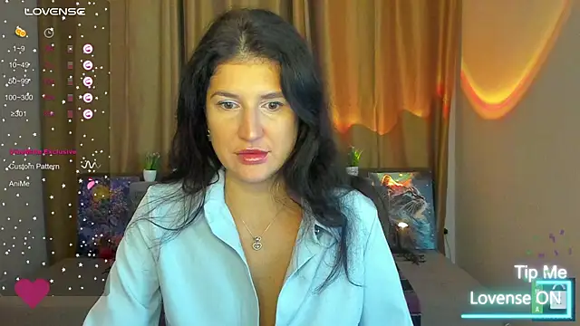 Alianna Solo Kisses online show from November 17, 6:19 am