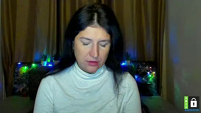 Alianna Solo Kisses online show from December 17, 6:30 am