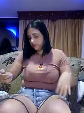 Snapshot of MelannyBell chatting on January 24, 12:20 am MelannyBell online show from January 24, 12:20 am