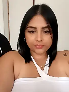 Snapshot of MelannyBell chatting on February 15, 7:06 pm MelannyBell online show from February 15, 7:06 pm