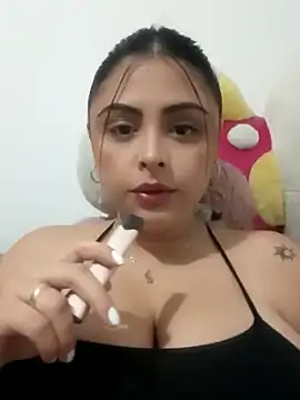 Snapshot of MelannyBell chatting on February 16, 8:55 pm MelannyBell online show from February 16, 8:55 pm