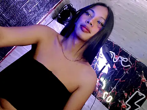 whiteladyboy online show from October 20, 4:24 am