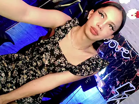 Snapshot of whiteladyboy chatting on December 19, 12:12 pm whiteladyboy online show from December 19, 12:12 pm