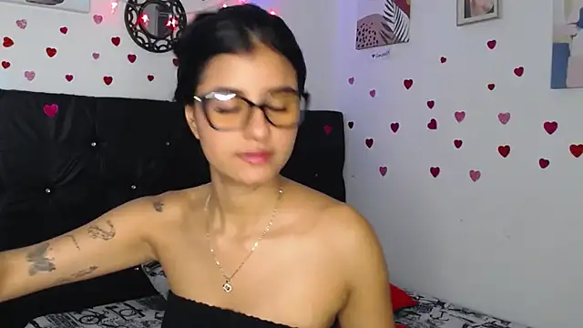Snapshot of floweer_ chatting on March 5, 4:57 pm floweer online show from March 5, 4:57 pm