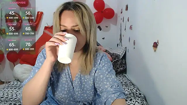 hotmilf4uxxx online show from March 24, 10:31 am