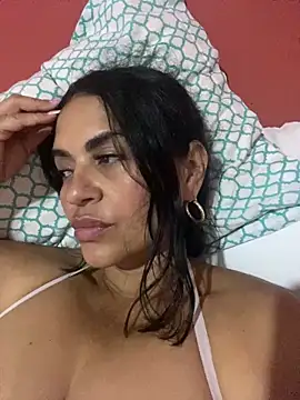 paolagomez  online show from May 31, 9:27 pm