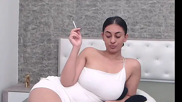 Aimeclark online show from December 8, 7:26 am