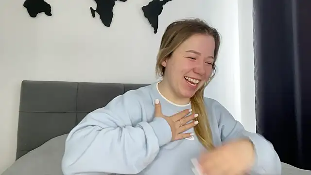 Embersweetbunny online show from February 20, 8:17 am