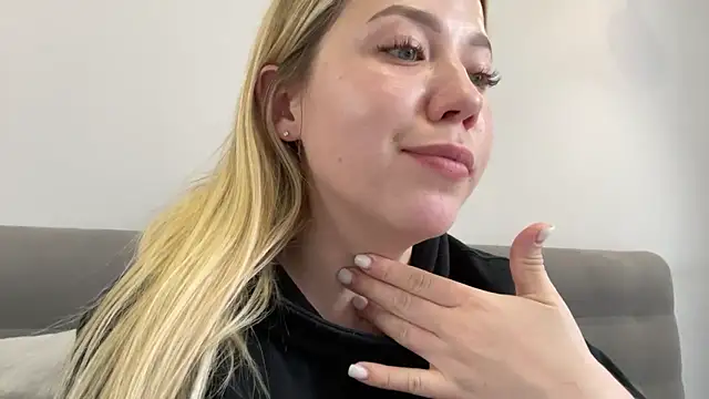 Embersweetbunny online show from November 4, 11:53 am