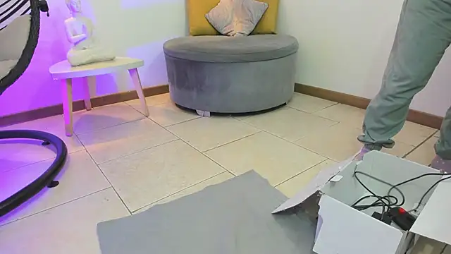 Snapshot of Lizzie_Williams_ chatting on December 22, 3:14 am Lizzie Williams online show from December 22, 3:14 am