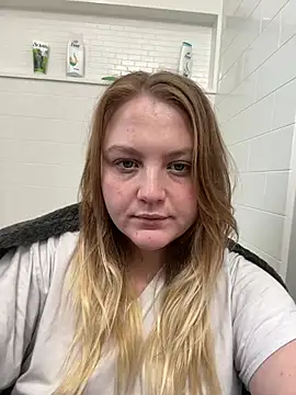 PhatAssBlond online show from December 20, 3:00 pm