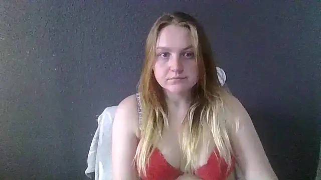 PhatAssBlond online show from March 5, 8:10 pm