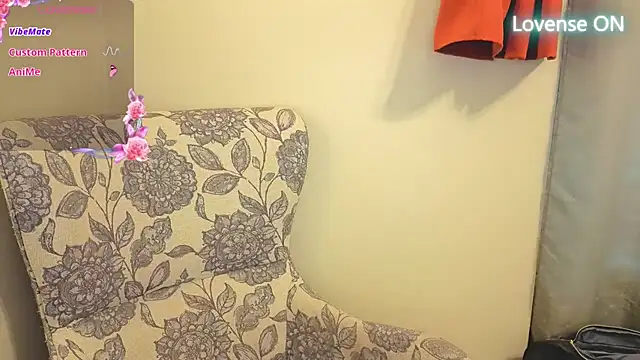 PhatAssBlond online show from April 4, 8:06 pm