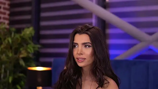 NicoleCellini online show from January 16, 12:45 am