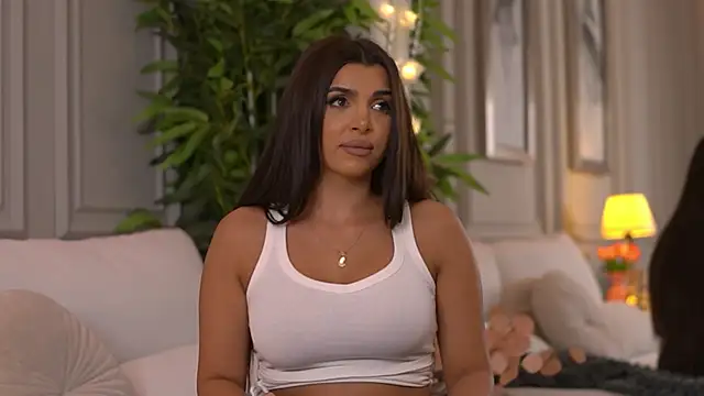 NicoleCellini online show from April 8, 7:03 pm