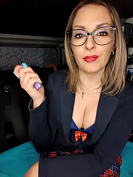 Jade Emeraud online show from February 20, 9:15 pm