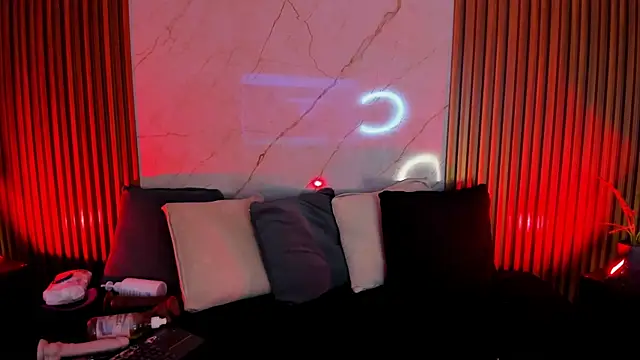 Snapshot of Emiilycollins chatting on January 23, 9:39 pm Emiilycollins online show from January 23, 9:39 pm