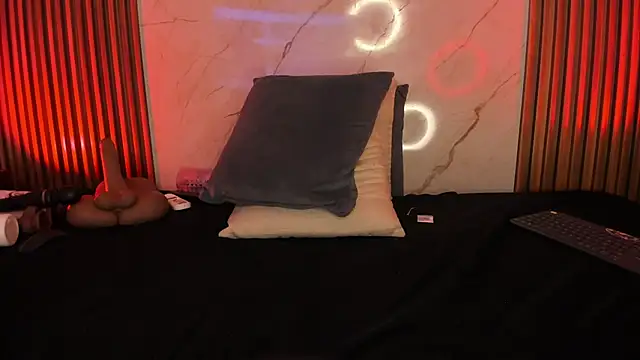 Snapshot of Emiilycollins chatting on January 31, 2:15 am Emiilycollins online show from January 31, 2:15 am