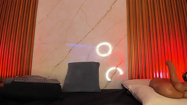 Snapshot of Emiilycollins chatting on February 11, 7:12 am Emiilycollins online show from February 11, 7:12 am