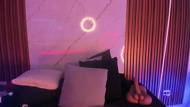 Snapshot of Emiilycollins chatting on September 9, 1:27 am Emiilycollins online show from September 9, 1:27 am