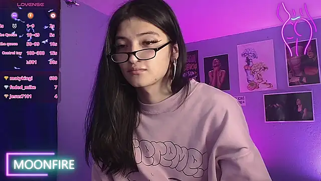 moonfiredancer online show from January 28, 3:25 am