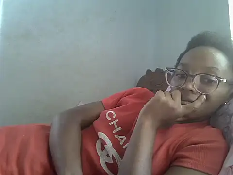 ElianeHot online show from April 16, 11:11 am