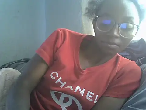 Snapshot of ElianeHot chatting on June 9, 1:12 pm ElianeHot online show from June 9, 1:12 pm