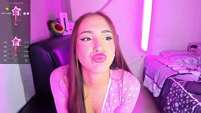 Snapshot of Gothic_slut-without_limit chatting on January 22, 4:34 am Gothic slut-without limit online show from January 22, 4:34 am