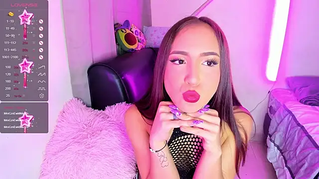 Snapshot of Gothic_slut-without_limit chatting on January 29, 2:30 am Gothic slut-without limit online show from January 29, 2:30 am